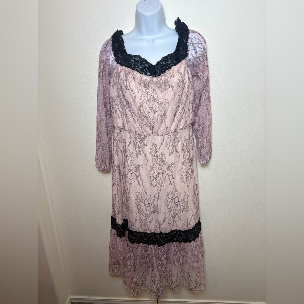 AVEC LES FILLES Women's Cold-shoulder Lace Velvet Strap Midi Dress 12 - Picture 3 of 7